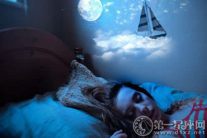 梦见很多蛇在我床头，梦境背后的深层含义与解读
