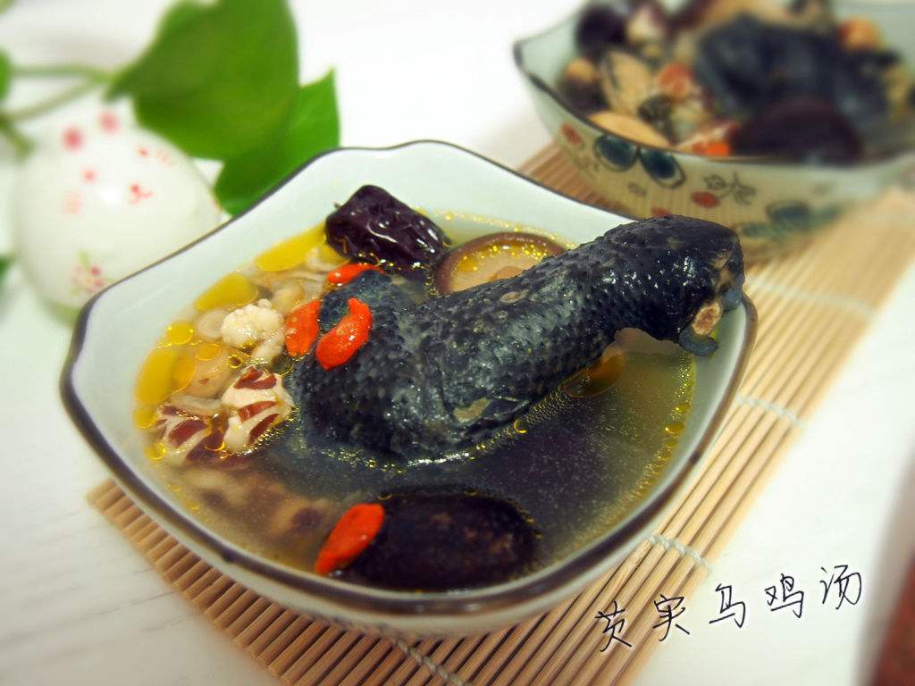 乌鸡汤该怎么做 乌鸡汤做法介绍